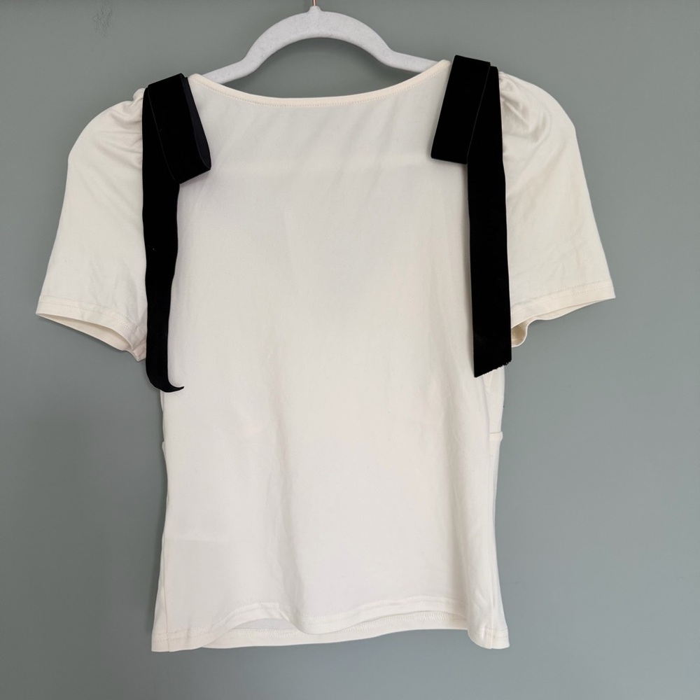NWT Mare Mare x Anthropologie Black Bow Shoulder White V-Neck Short Sleeve Top - Picture 11 of 16